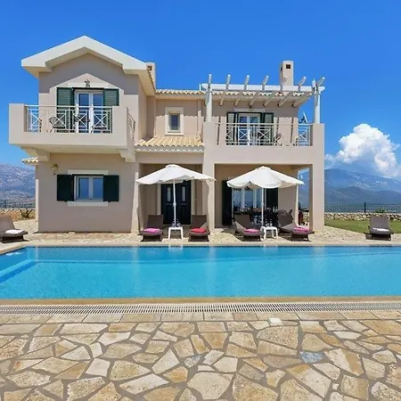 Lassi Sleeps 7 Pool Air Con Wifi Villa *