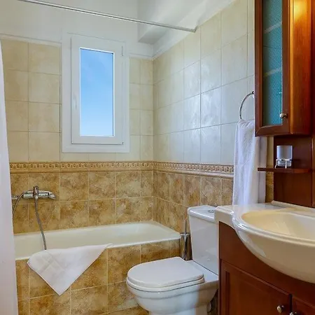 Lassi Sleeps 7 Pool Air Con Wifi Villa